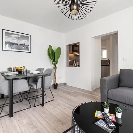 Bright Zentrum Apartment *